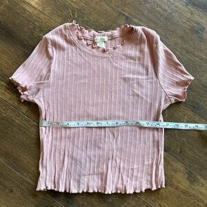 Bozzolo Dusty Pink Ribbed Short Sleeve Tee with Lettuce Edge